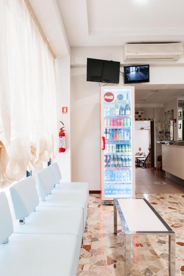 Hotel Arlino Rimini Kültér fotó