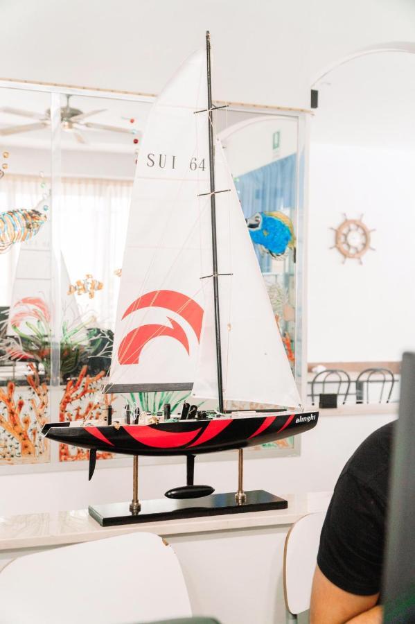 Hotel Arlino Rimini Kültér fotó