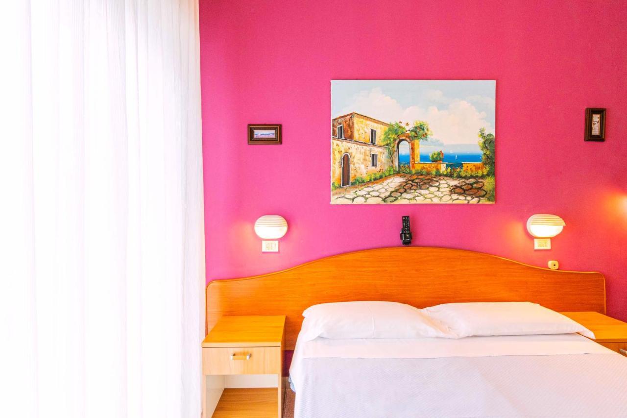 Hotel Arlino Rimini Kültér fotó