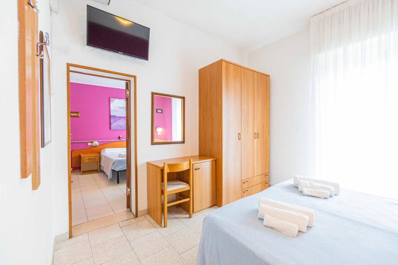 Hotel Arlino Rimini Kültér fotó