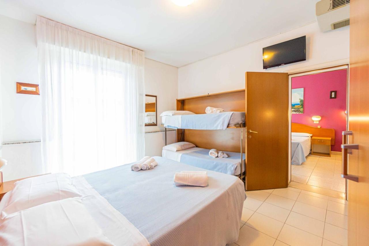 Hotel Arlino Rimini Kültér fotó