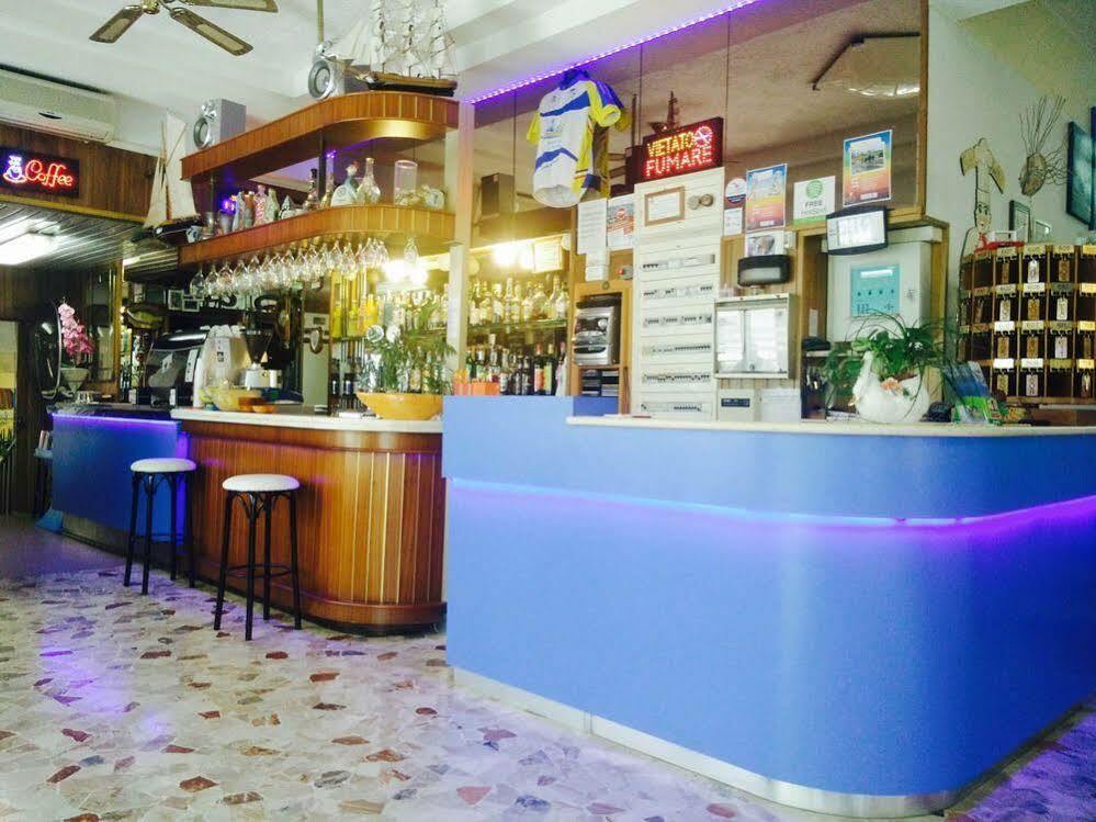 Hotel Arlino Rimini Kültér fotó