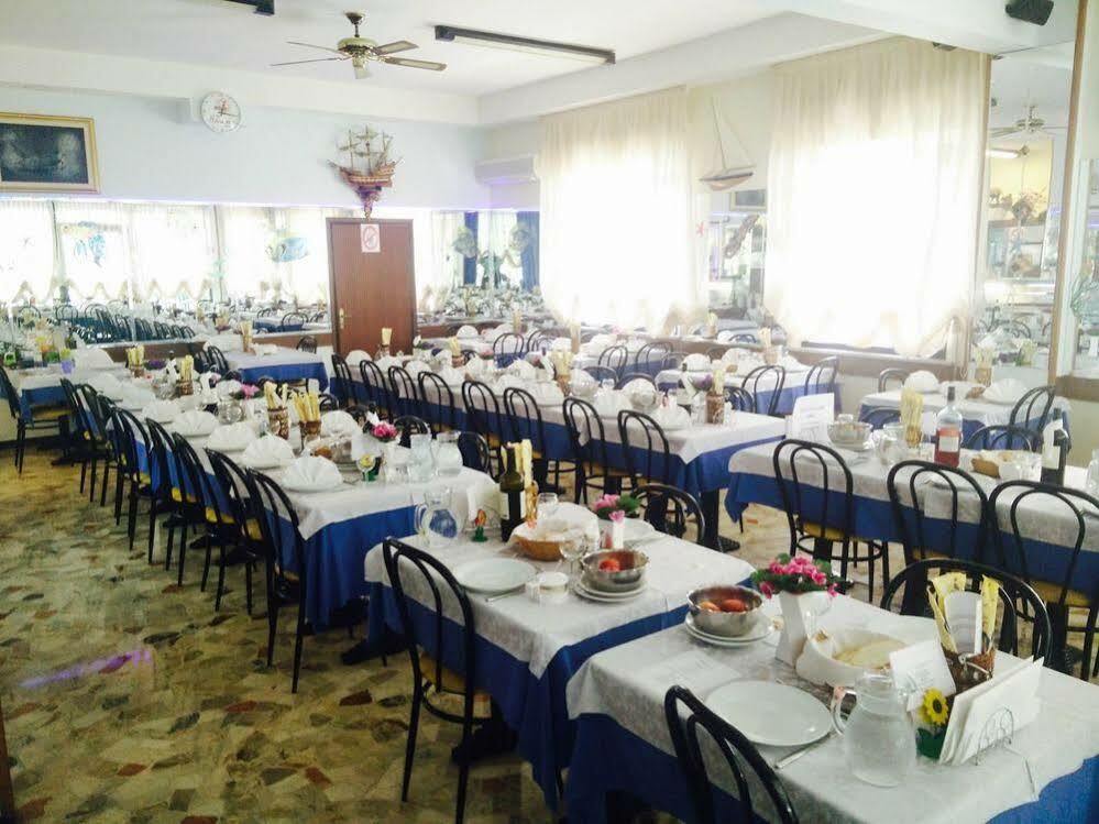 Hotel Arlino Rimini Kültér fotó